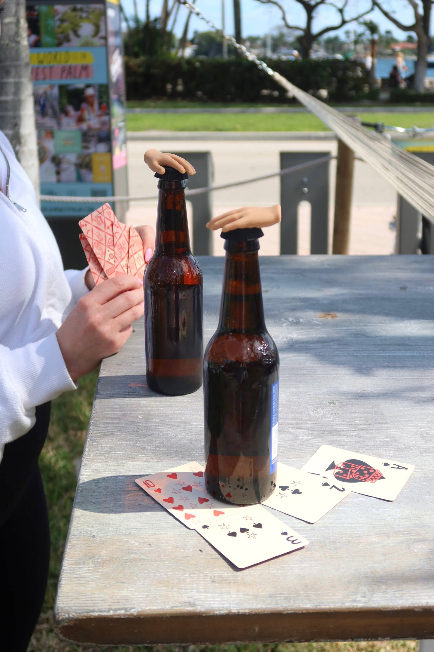 The Handy Bottle Top (2)