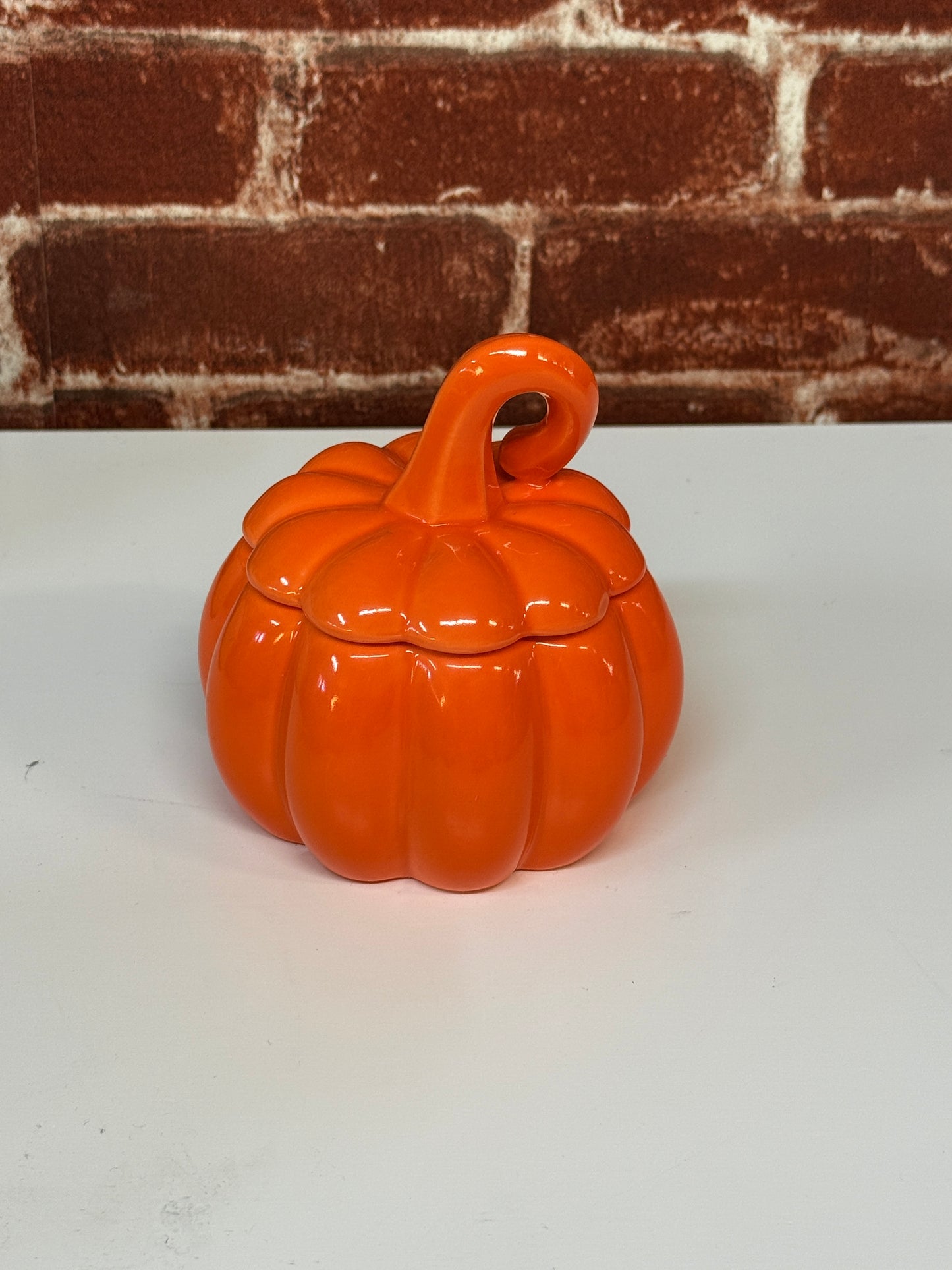 Ceramic Stemmed Pumpkin Jar Soy Candle